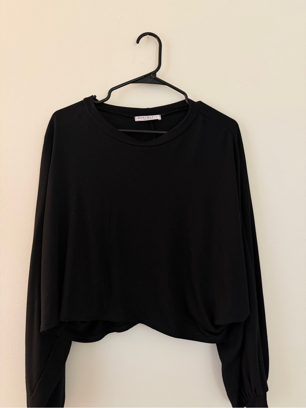 Apricot Lane Black Cropped Long Sleeve Tee